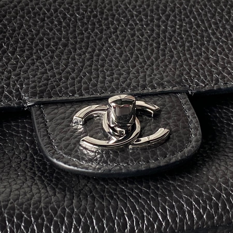 Chanel Mini Classic Flap reference, construction detail